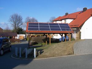 Photovoltaikanlage mit 2,1 KWp auf einem Carport montiert
